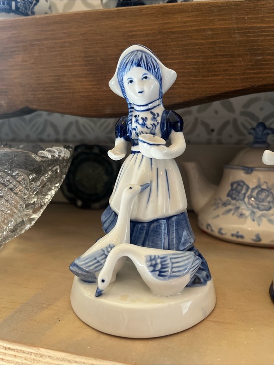 Other - Vintage Delfts Blue Holland Handpainted Girl Feeding Geese Figurine - Excellent